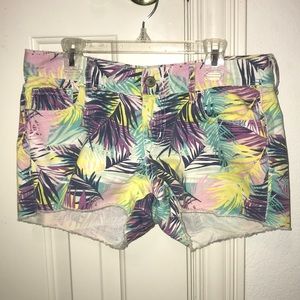 summer floral shorts!!